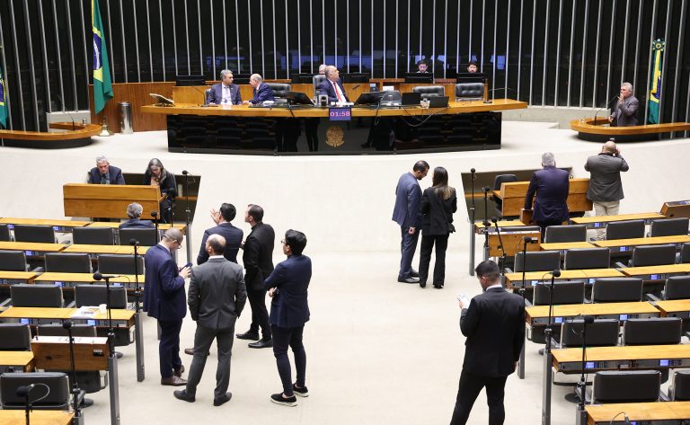Câmara aprova MP que destina R$ 1,3 bilhão para municípios atingidos por fortes chuvas